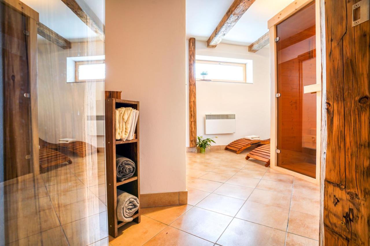 ČÁKYHO KÚRIA - mezonetový apartmán s krbom, fínskou a infrasaunou Smižany Exterior foto