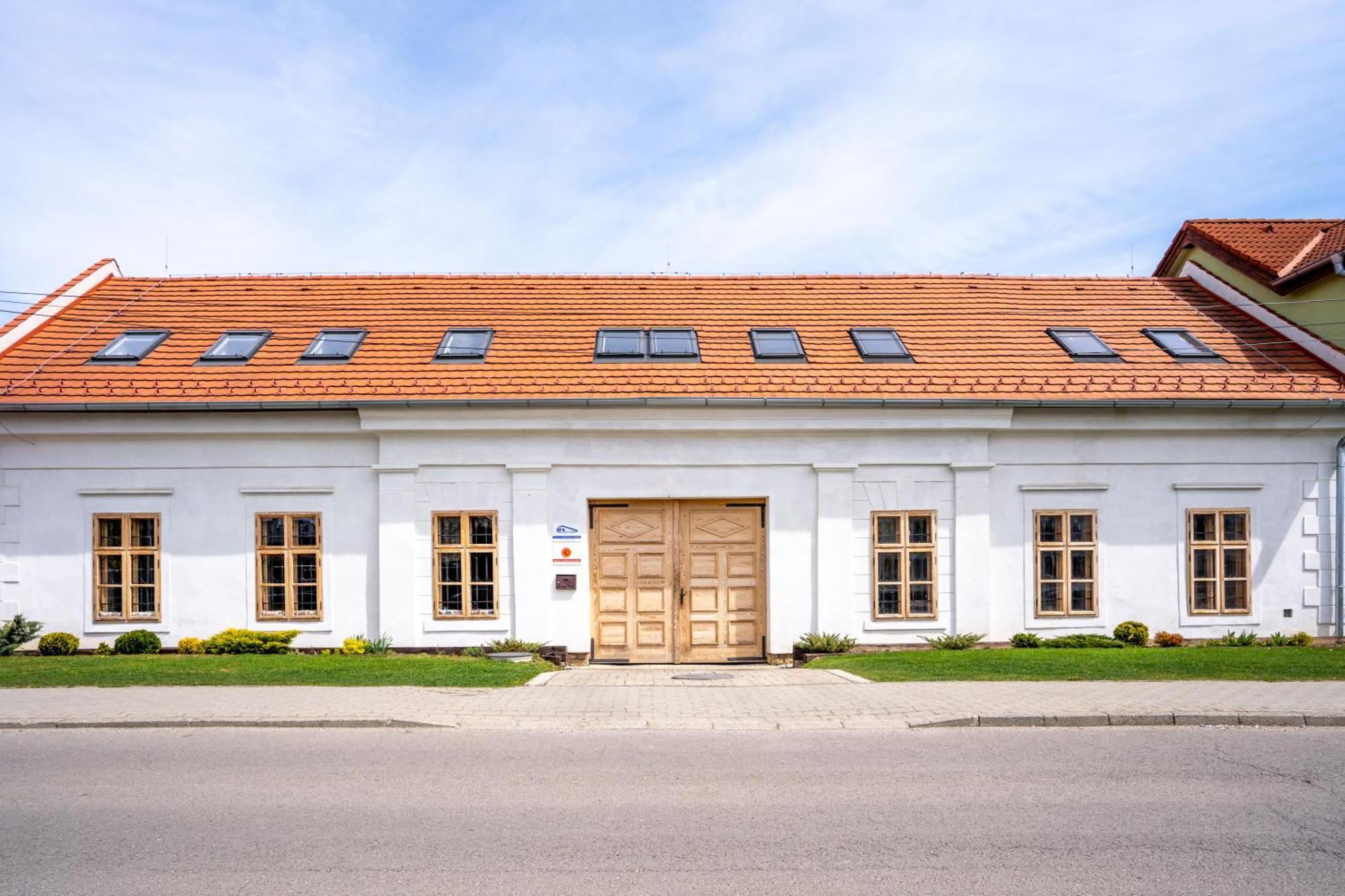 ČÁKYHO KÚRIA - mezonetový apartmán s krbom, fínskou a infrasaunou Smižany Exterior foto