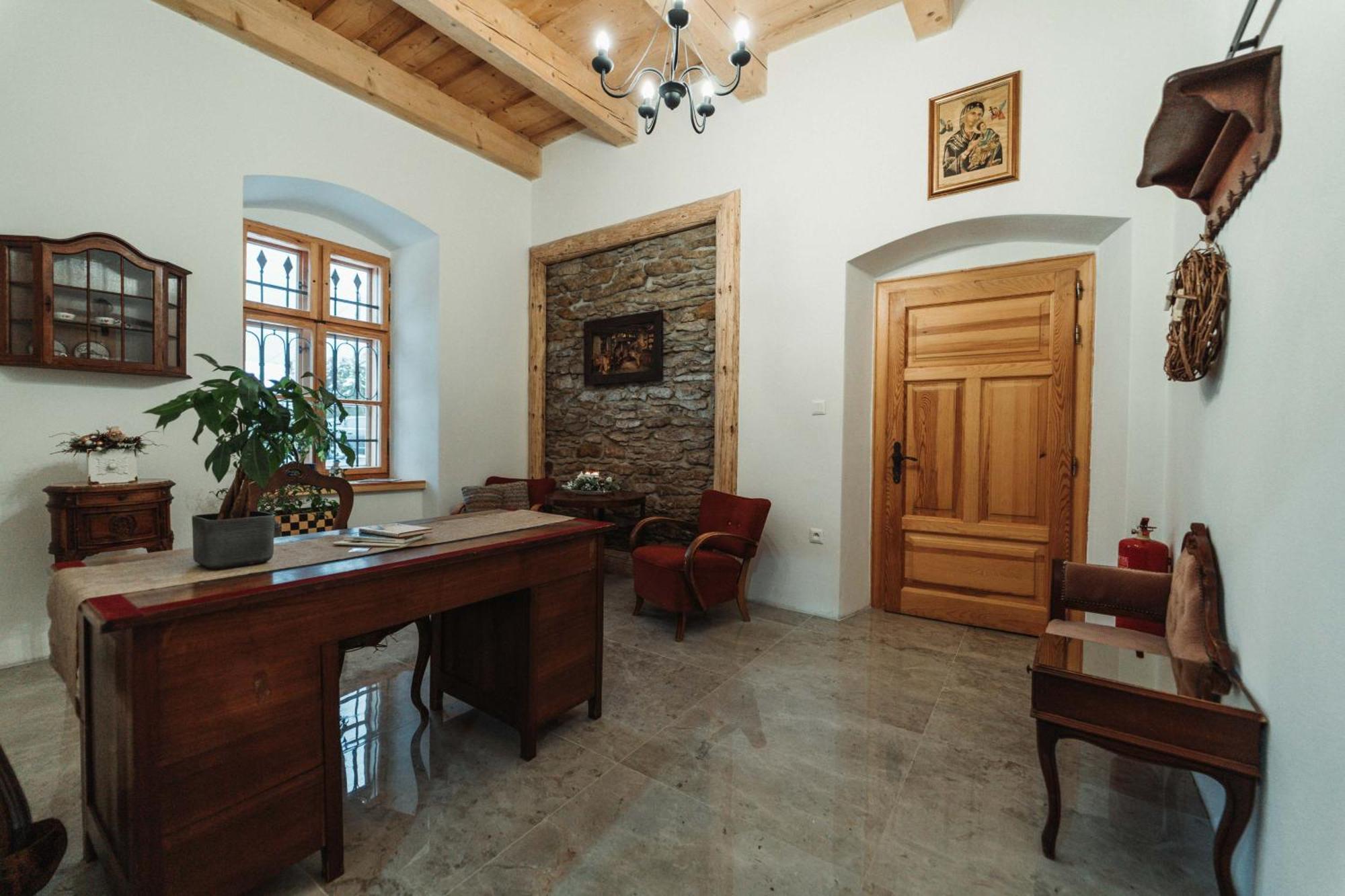 ČÁKYHO KÚRIA - mezonetový apartmán s krbom, fínskou a infrasaunou Smižany Exterior foto